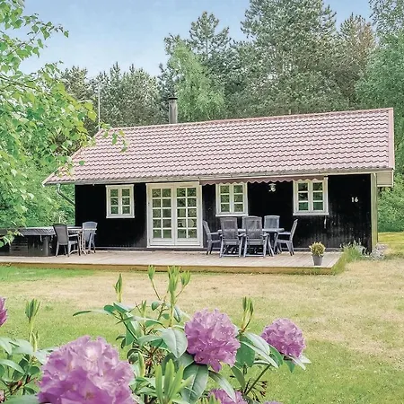 Three-bedroom Holiday In *
