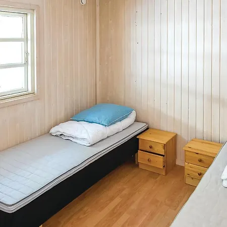 Feriehus Three-bedroom Holiday In *