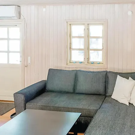 Feriehus Three-bedroom Holiday In