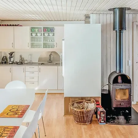 Feriehus Three-bedroom Holiday In *